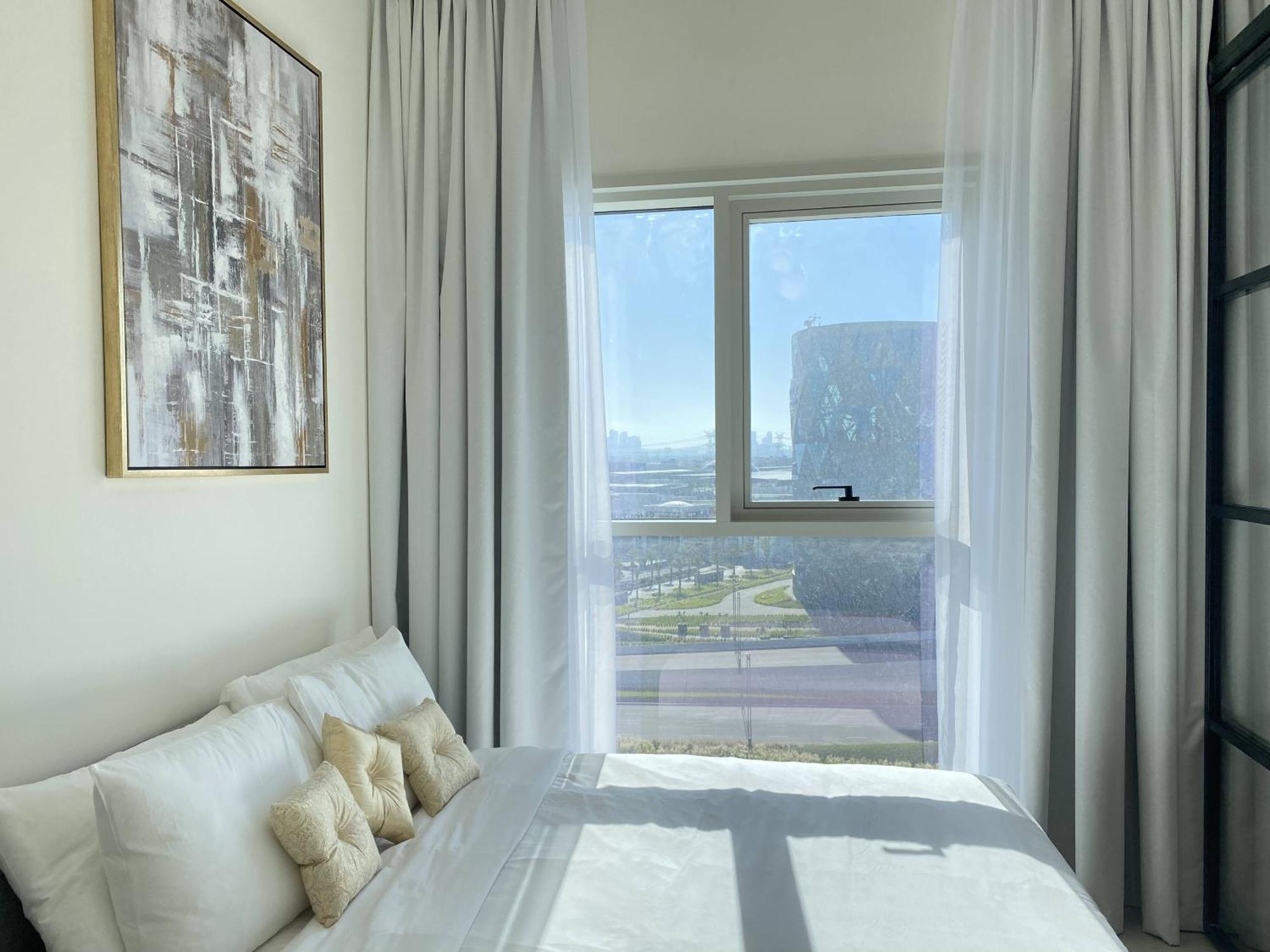 Lux Bnb Collective-1 -dubai Hills Apartment