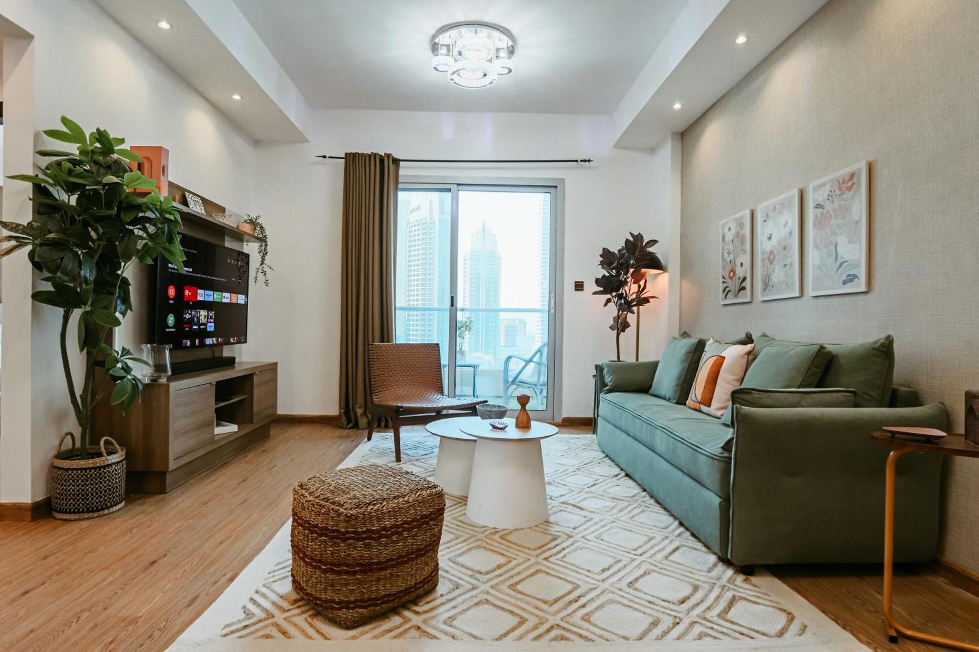Marina Delight: Spacious Retreat For Groups Apartment Dubai