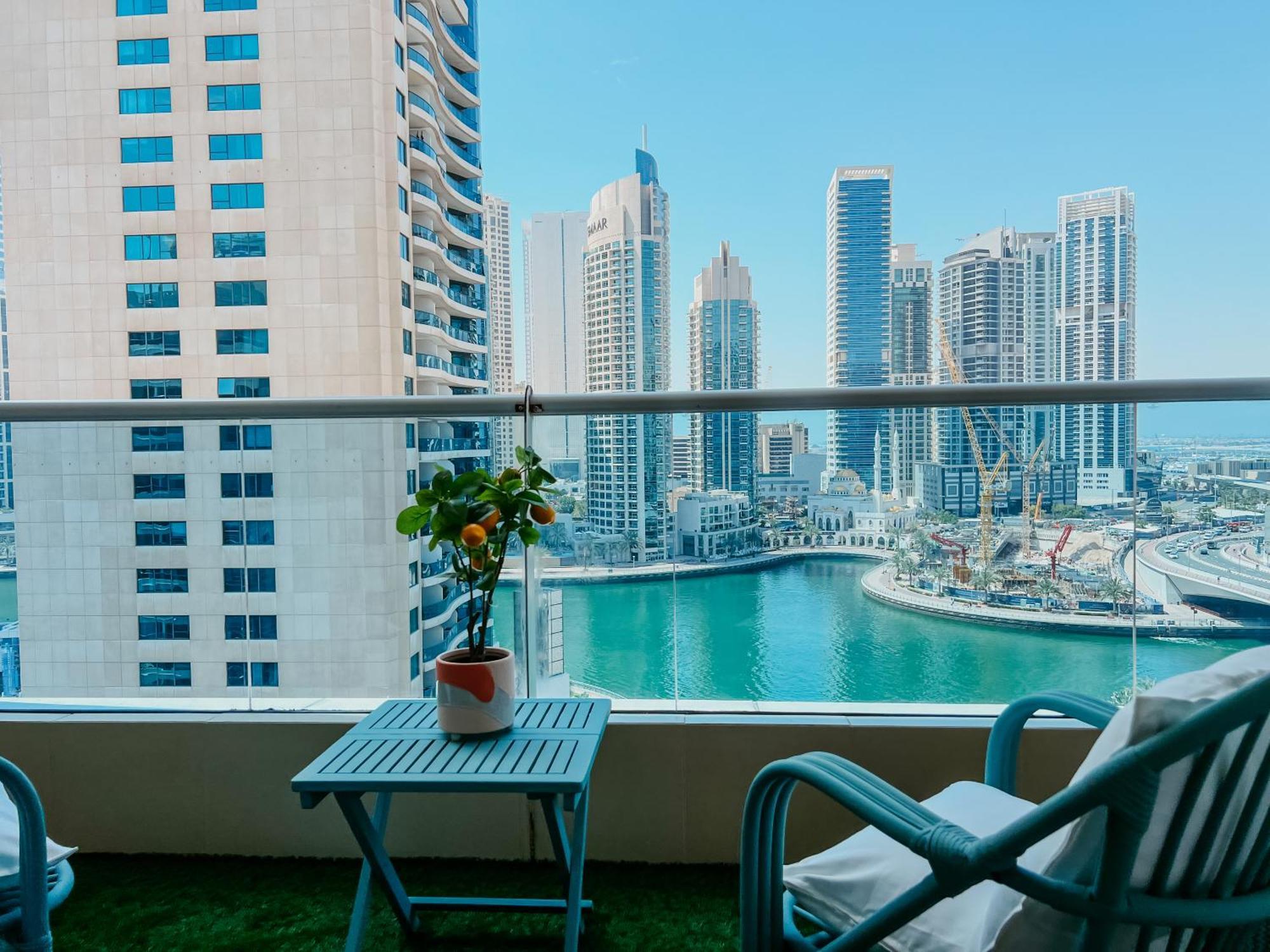 Apartment Marina Delight: Spacious Retreat For Groups *