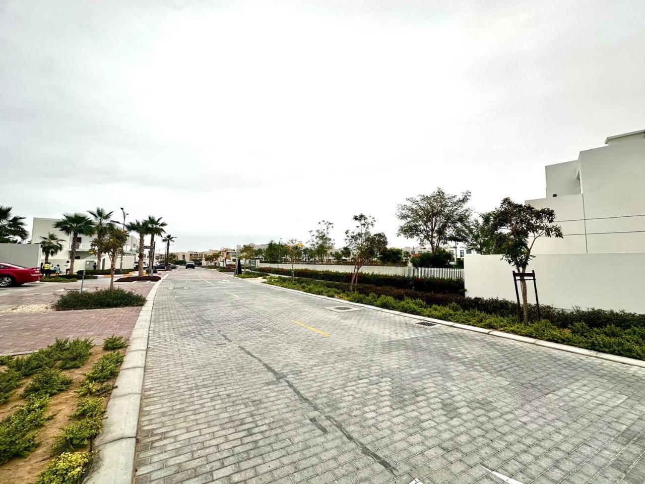 Amazing 1bedroom Maid In Avencia At Damac Hills 2 * Dubai