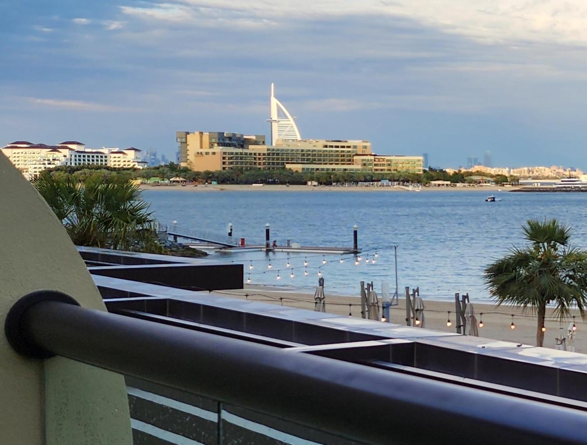 Sea Facing Large Beachfront Palm Jumeirah Apartment