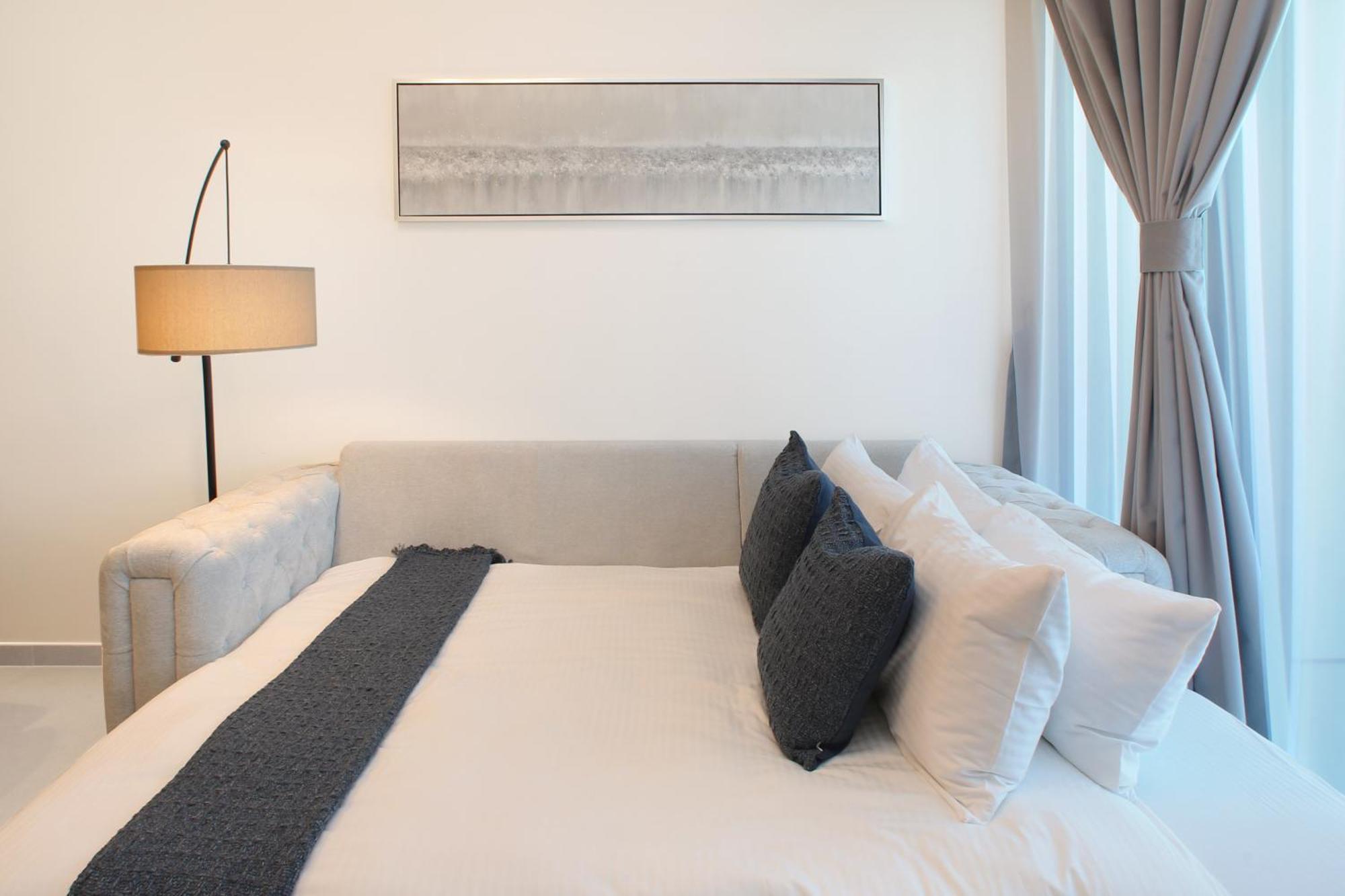 Apartment Sleeps 4 Mall Access Difc Views