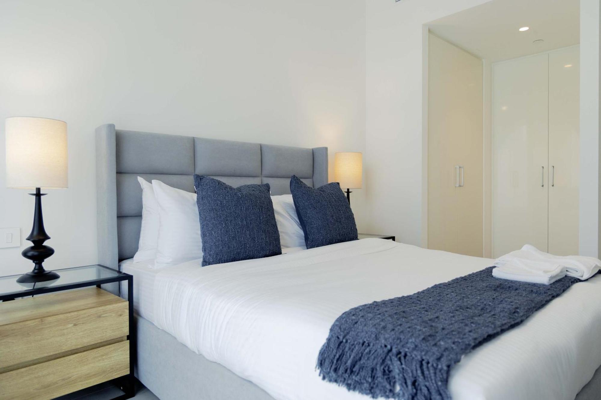 Sleeps 4 Mall Access Difc Views Apartment