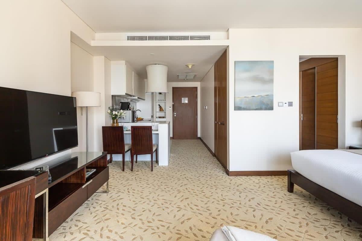 Frank Porter - Emaar Residences Fashion Avenue * Dubai