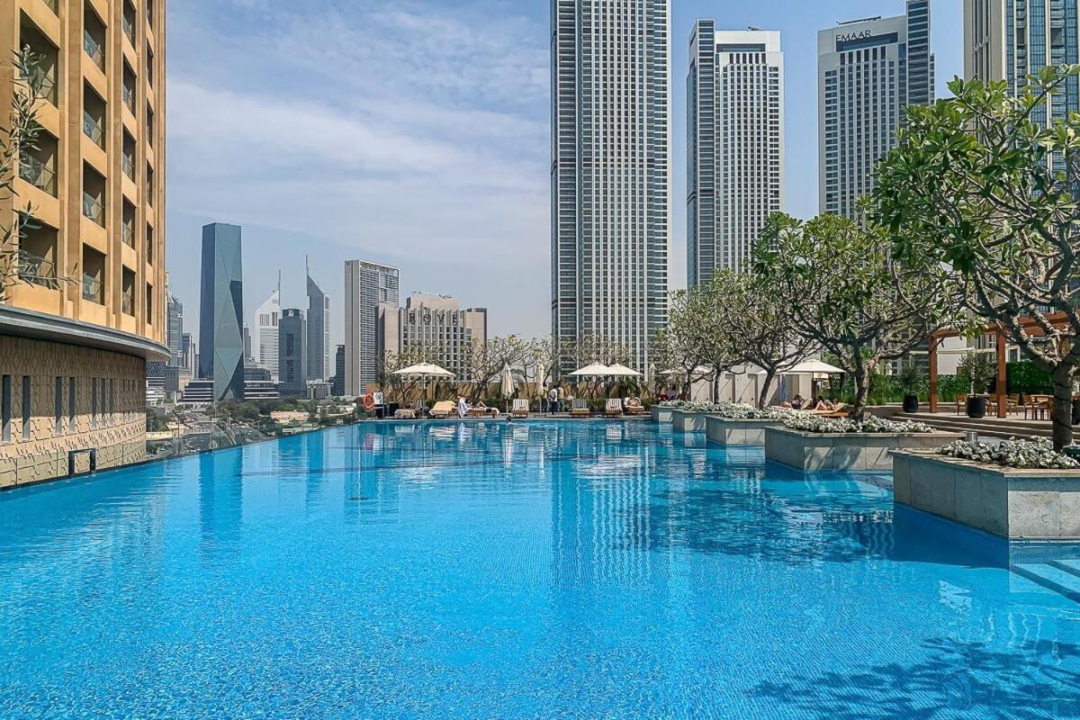 Frank Porter - Emaar Residences Fashion Avenue Apartment Dubai