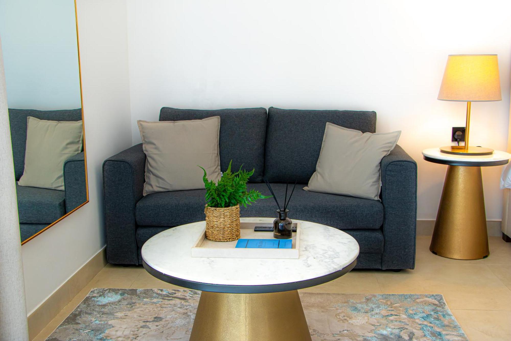 Apartment Skyline Retreat With Burj Khalifa View Dubai