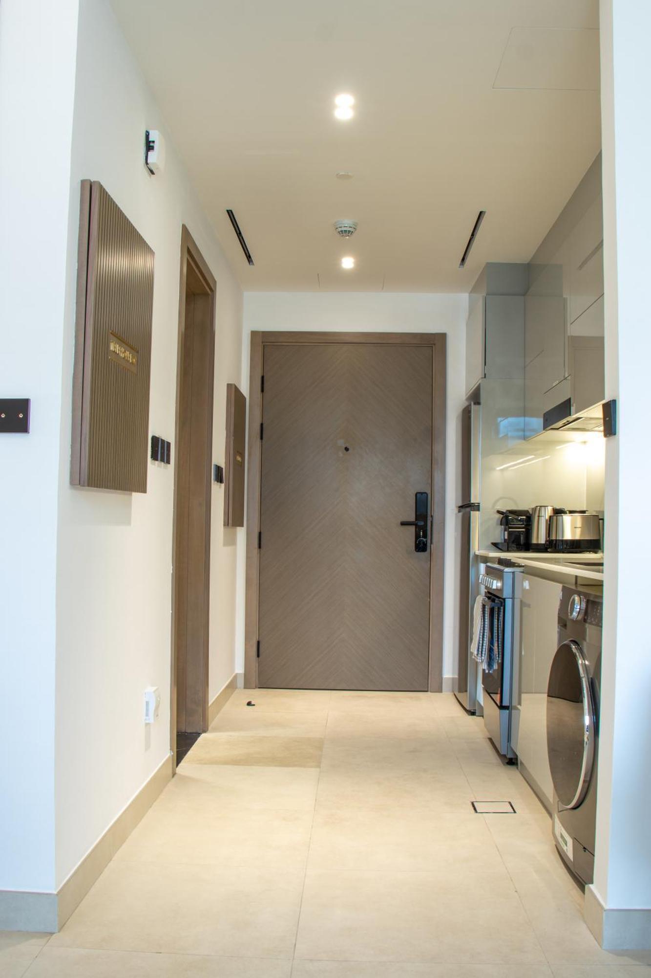 Skyline Retreat With Burj Khalifa View Apartment