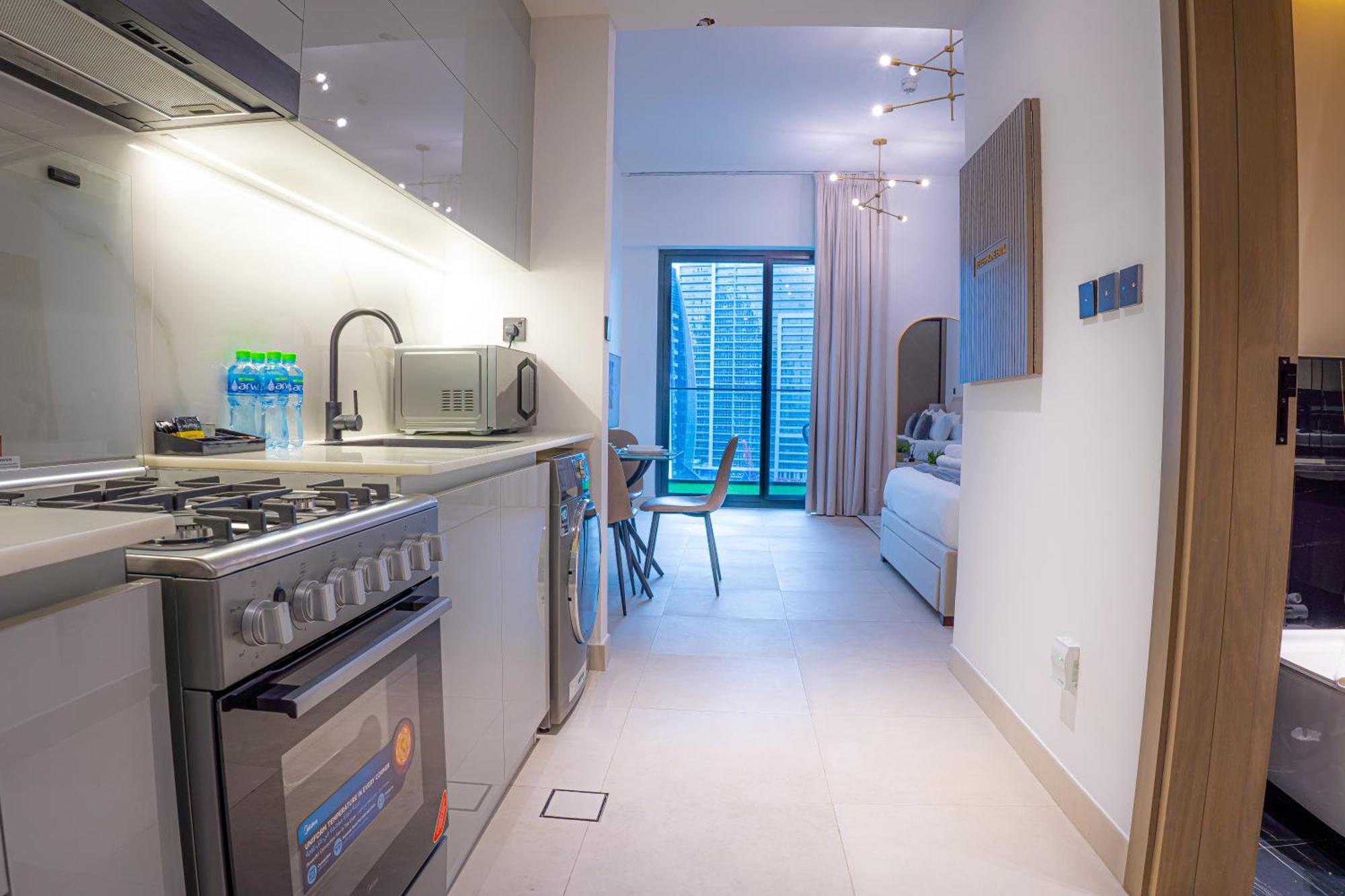 Skyline Retreat With Burj Khalifa View *
