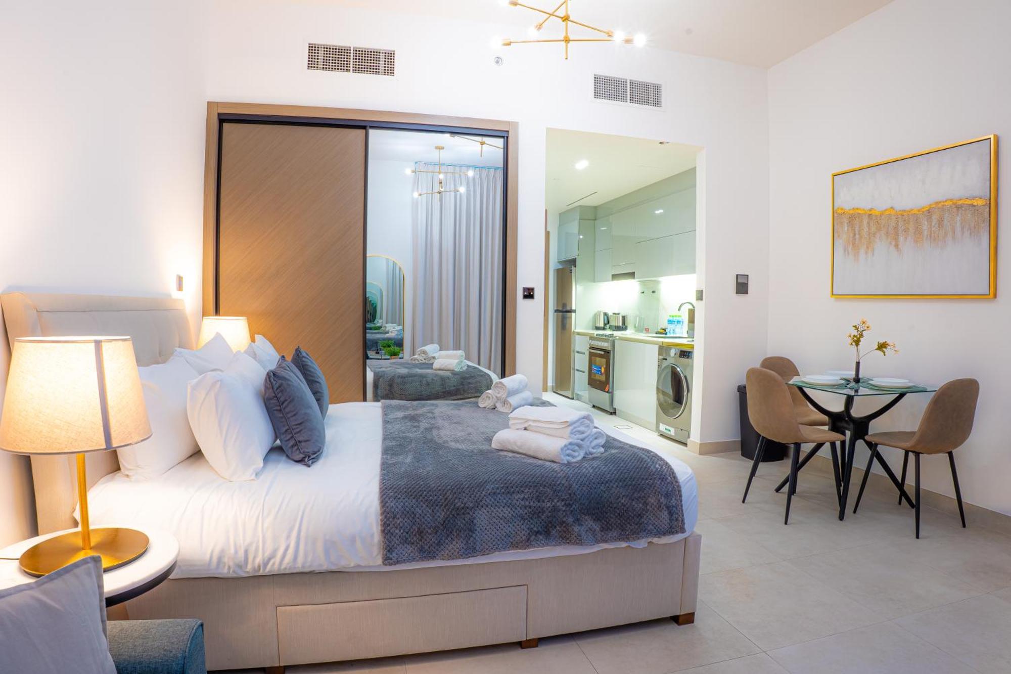 Skyline Retreat With Burj Khalifa View Apartment *