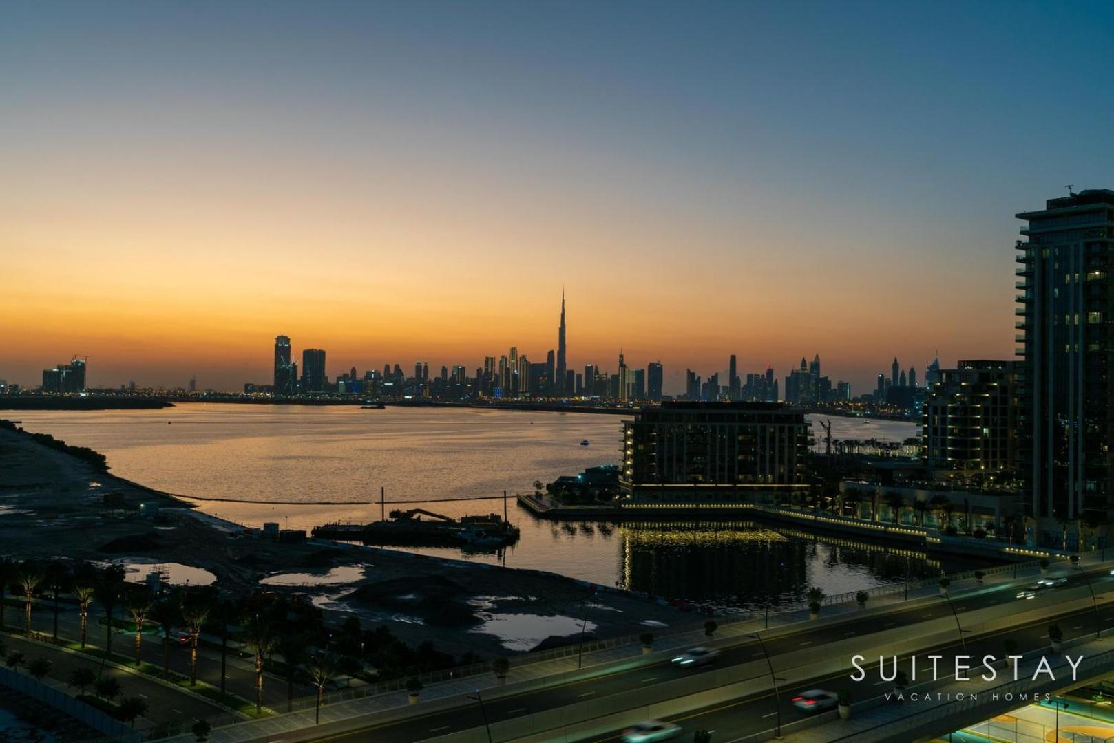 Apartment Burj Khalifa And Creek Skyline