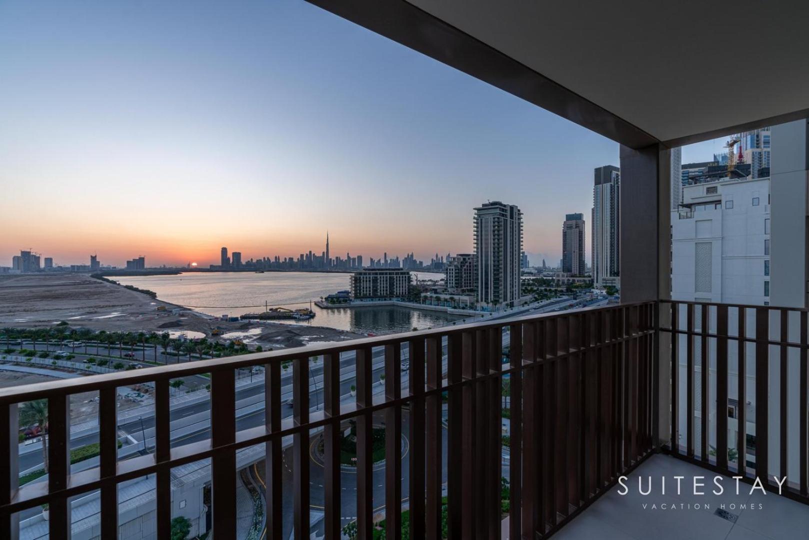Apartment Burj Khalifa And Creek Skyline *