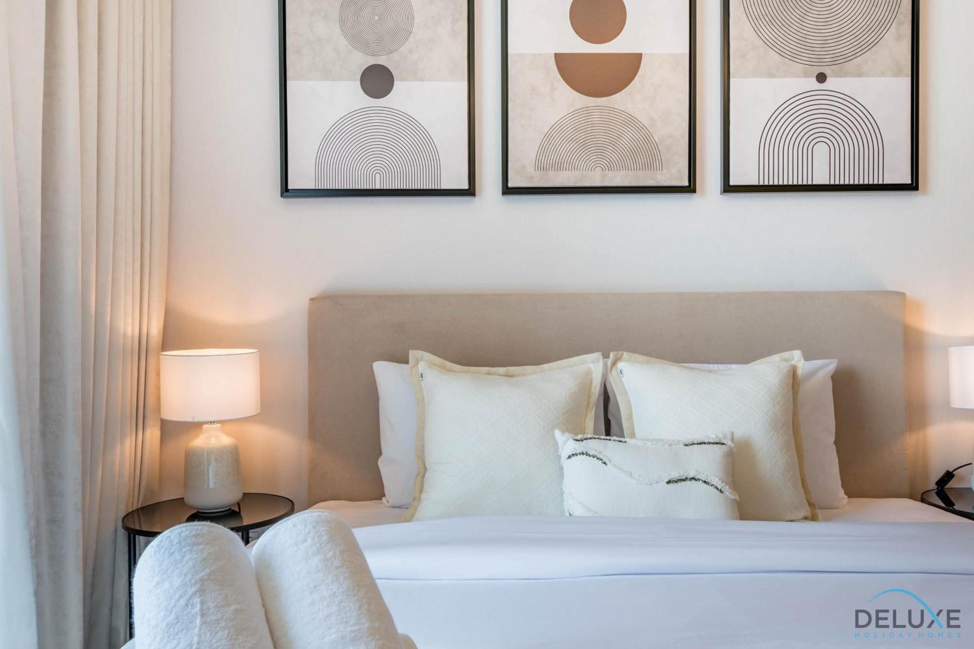 Apartment Exclusive Rate 1br With Partial Burj Khalifa Views By Deluxe Homes Dubai