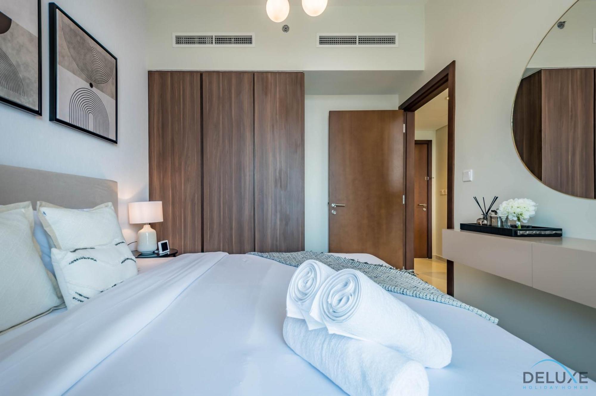 Exclusive Rate 1br With Partial Burj Khalifa Views By Deluxe Homes Apartment Dubai