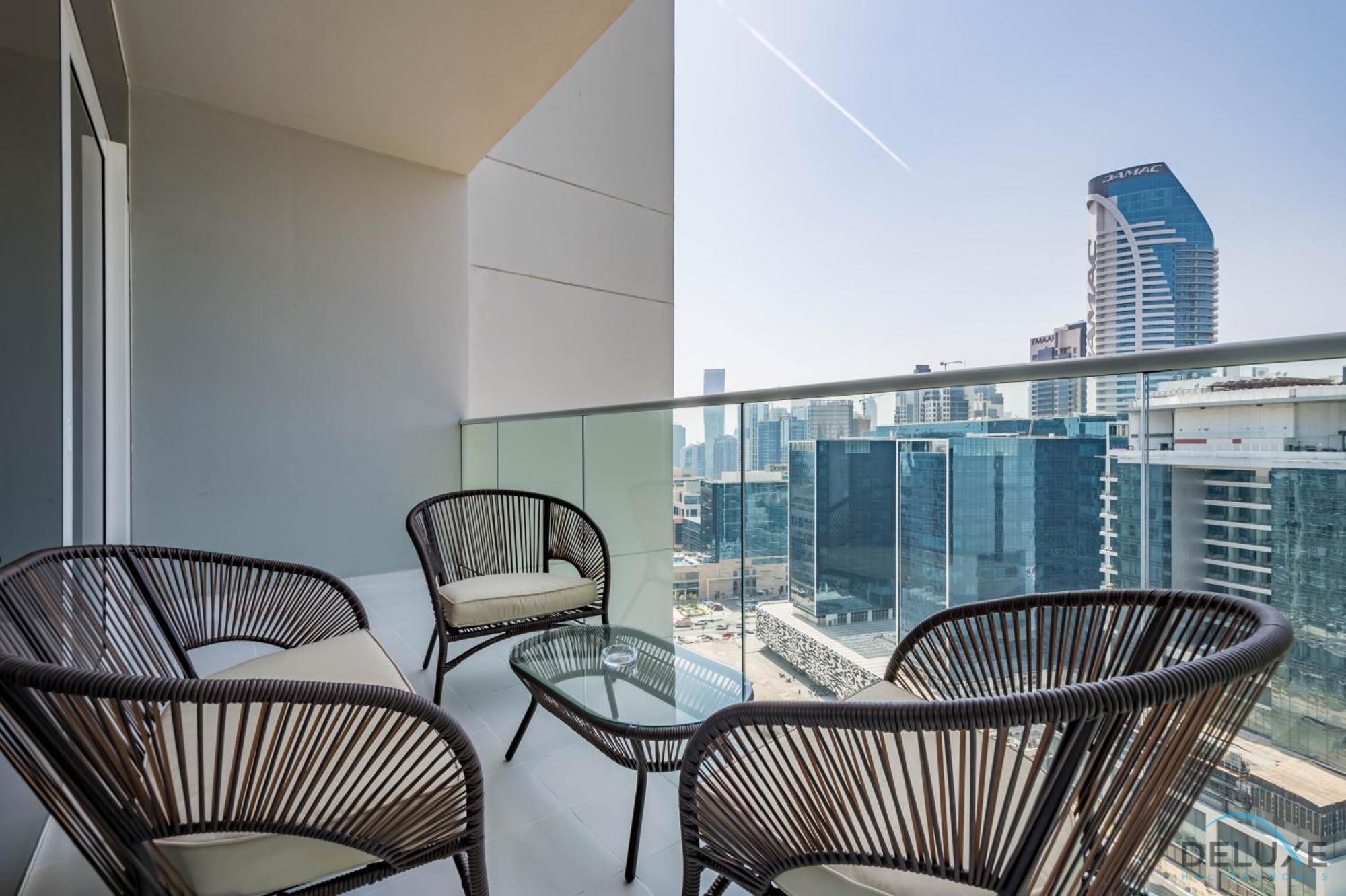 Apartment Exclusive Rate 1br With Partial Burj Khalifa Views By Deluxe Homes Dubai
