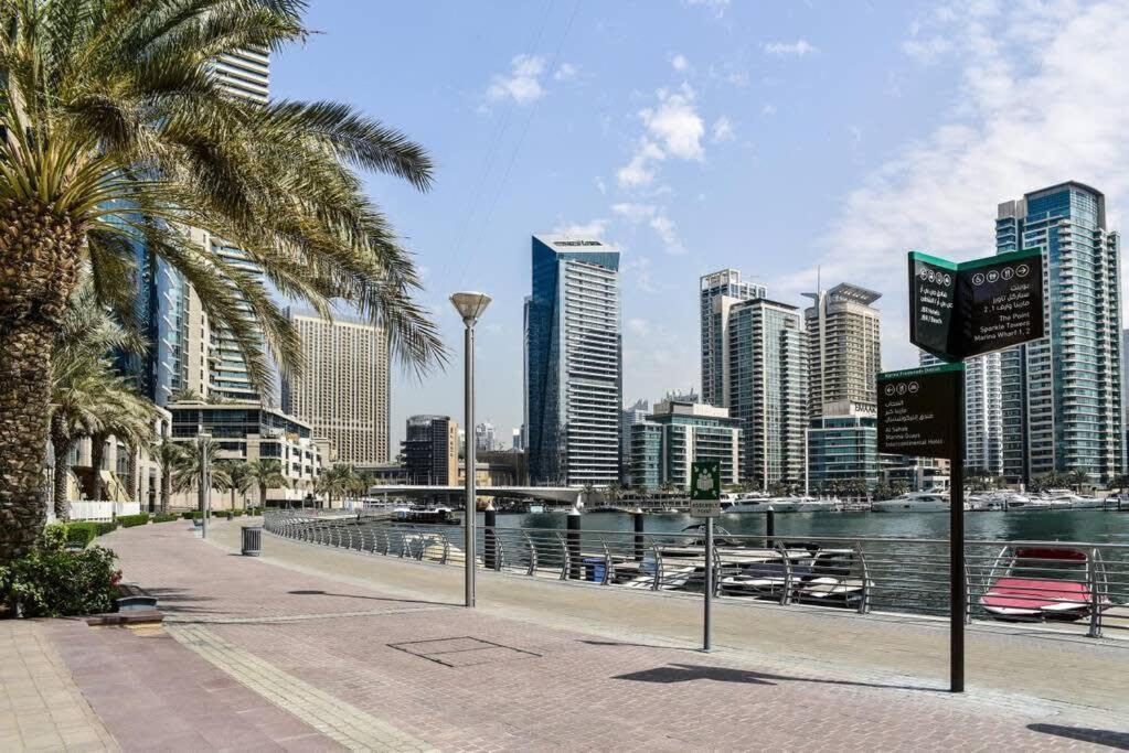 Frank Porter - Marina Promenade Apartment