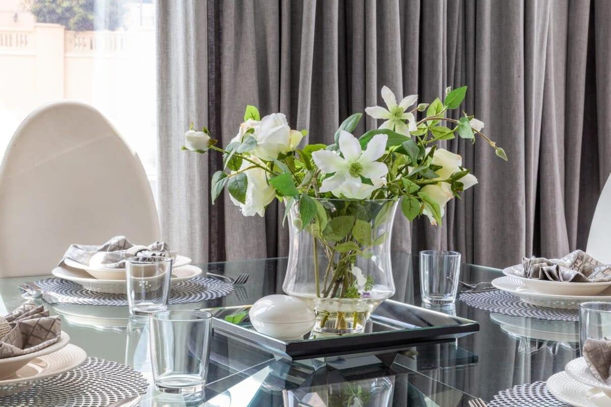 Frank Porter - Marina Promenade Apartment *