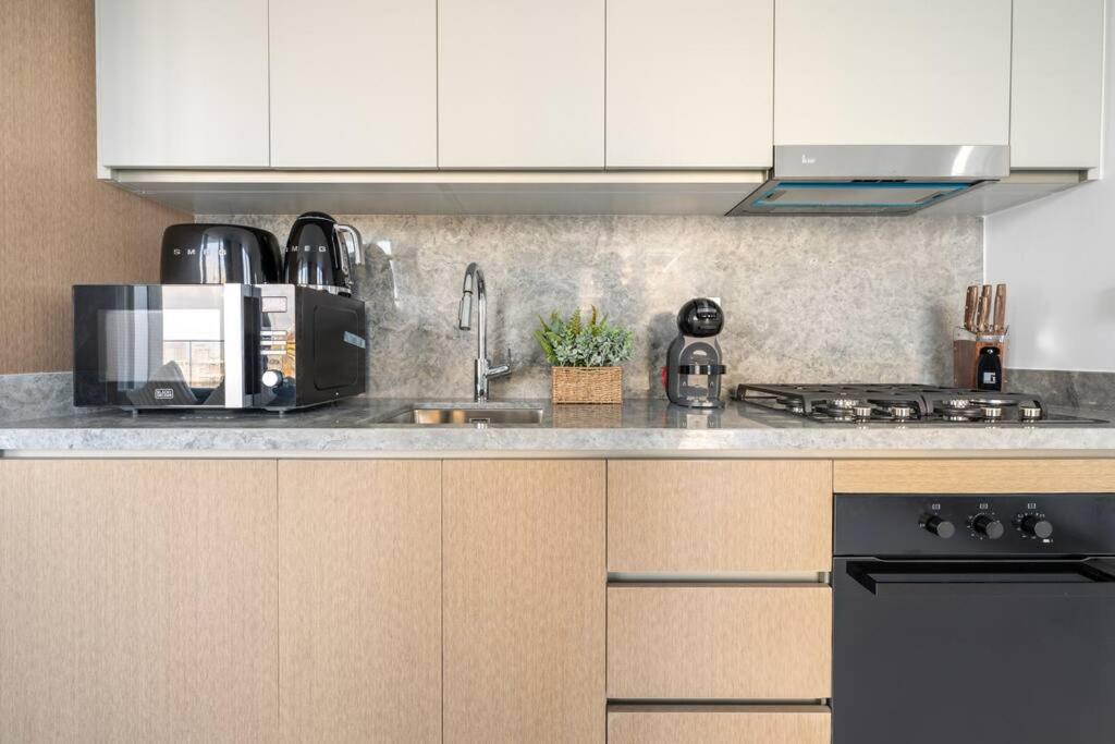 Apartment 1br In Isle - Free Access Dubai