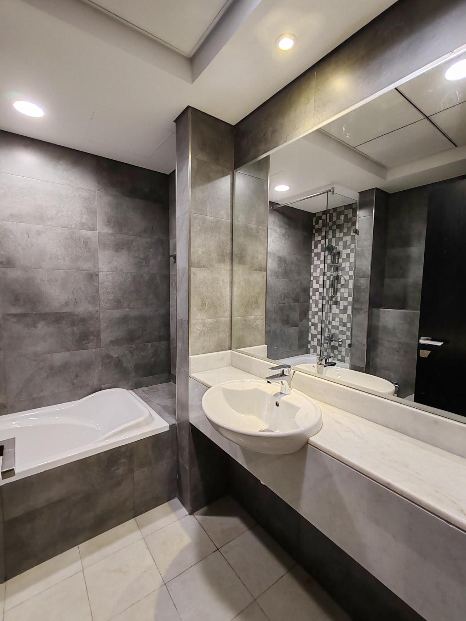 Business Bay Loft Homestay