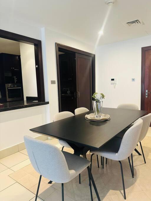 2-bed Haven In Downtown Oasis Near Burj & Dxb Mall Dubai