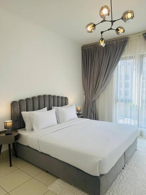 Apartment 2-bed Haven In Downtown Oasis Near Burj & Dxb Mall