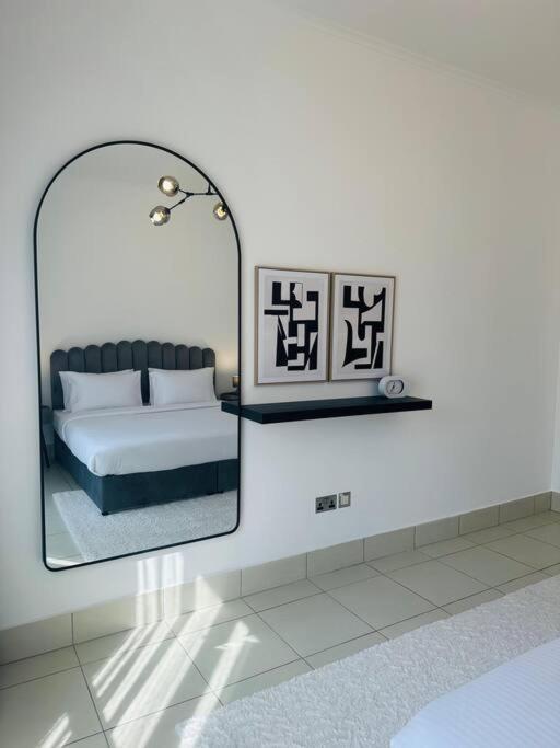 Apartment 2-bed Haven In Downtown Oasis Near Burj & Dxb Mall Dubai