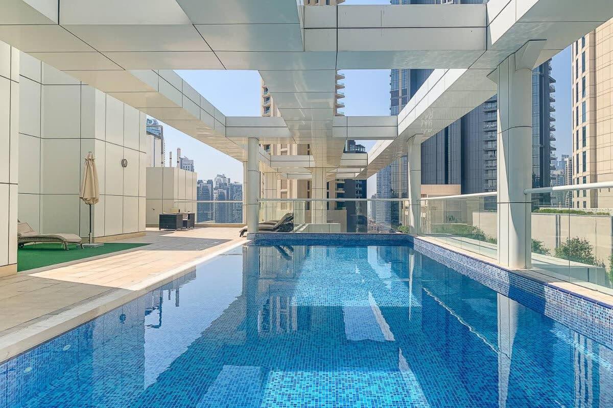 Frank Porter - Mon Reve Dubai