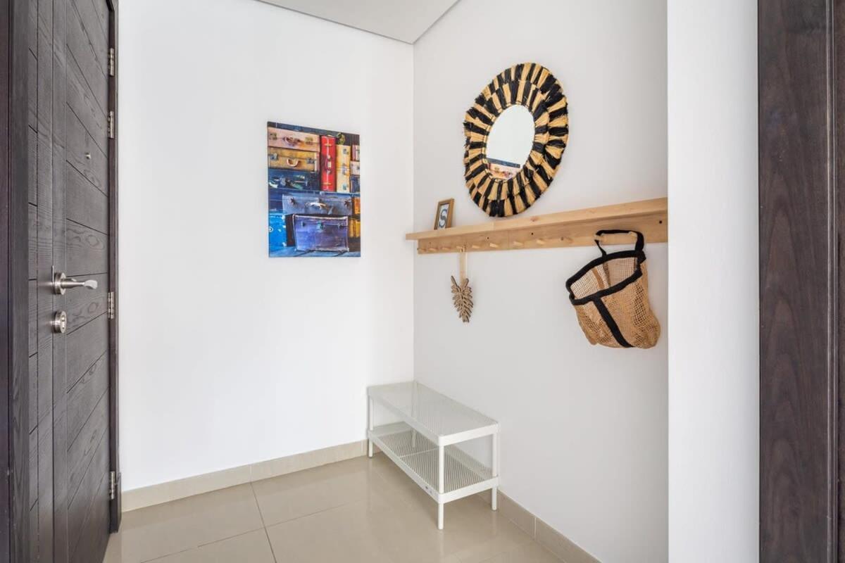 Frank Porter - Silverene Apartment Dubai