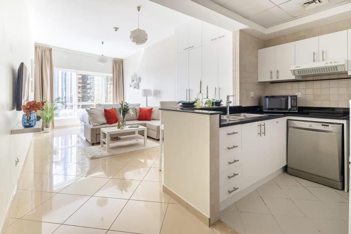 Frank Porter - Concorde Tower Apartment