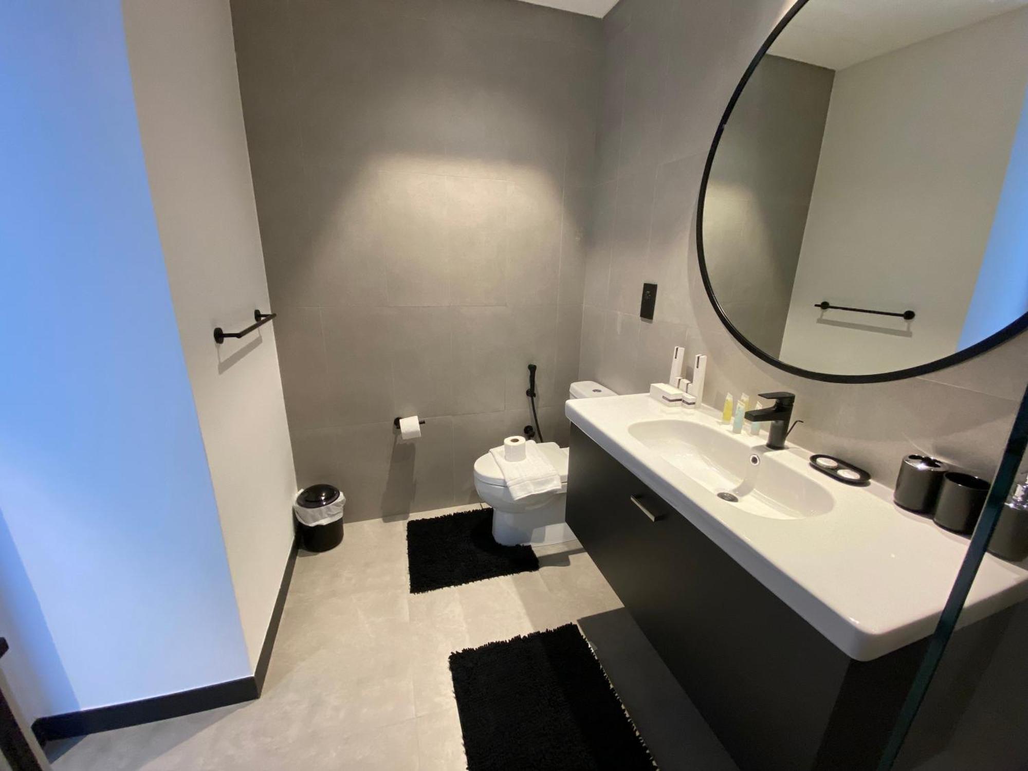 Apartment Revved-up In 15 Northside With Pool And Gym