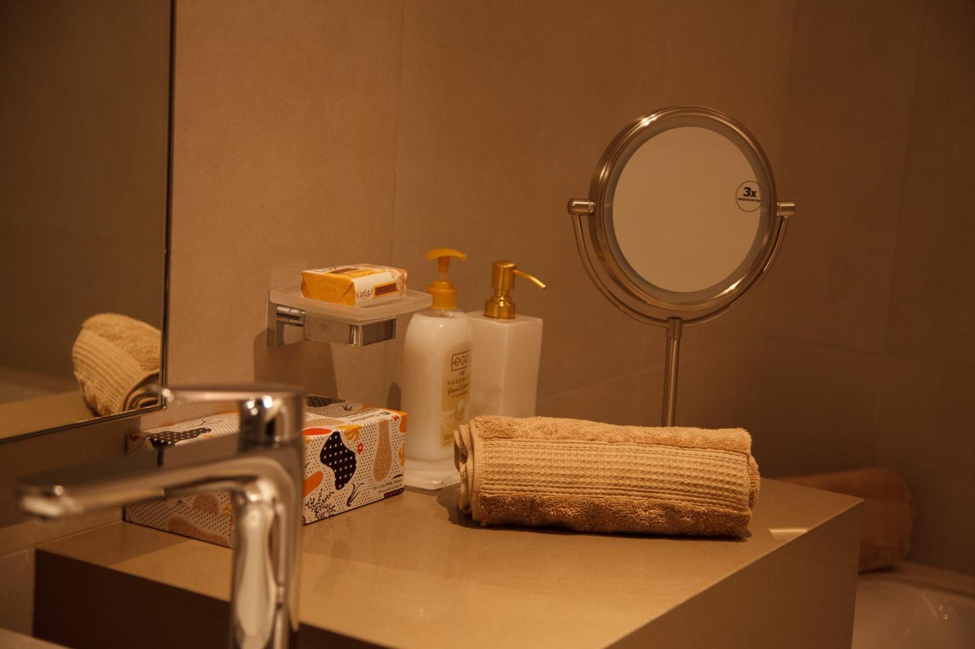 Apartment Lux 2 Bd With Parking Full Sea View And Location *