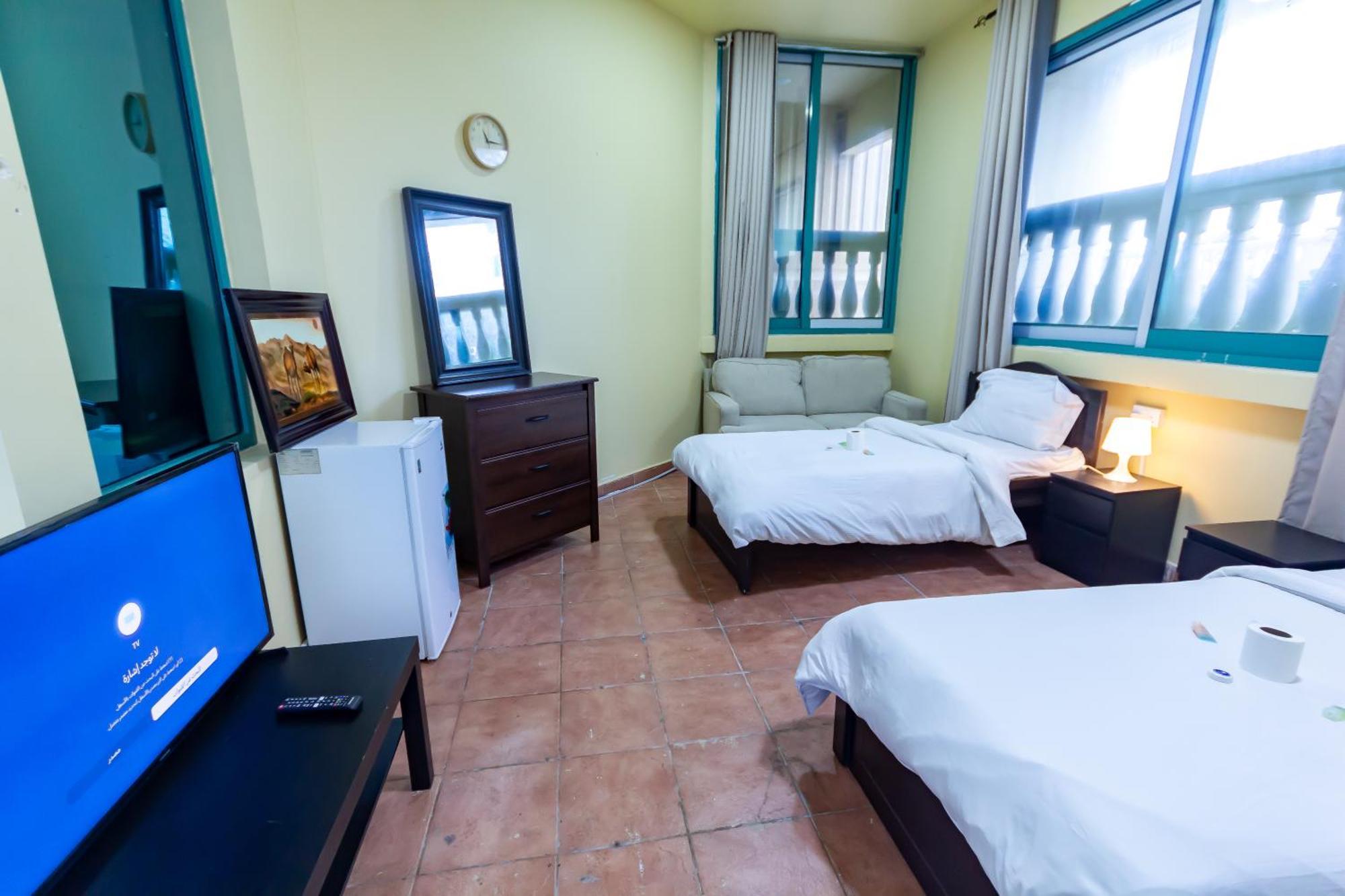 Apartment Spacious For Girls In Marina فتيات فقط Dubai