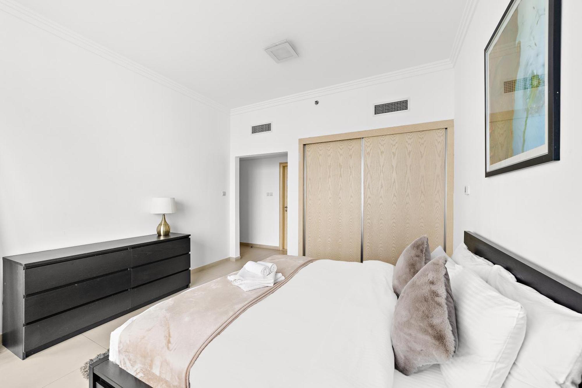 Apartment 2 Bedroom With Direct Free Access - Al Bateen Towers Dubai