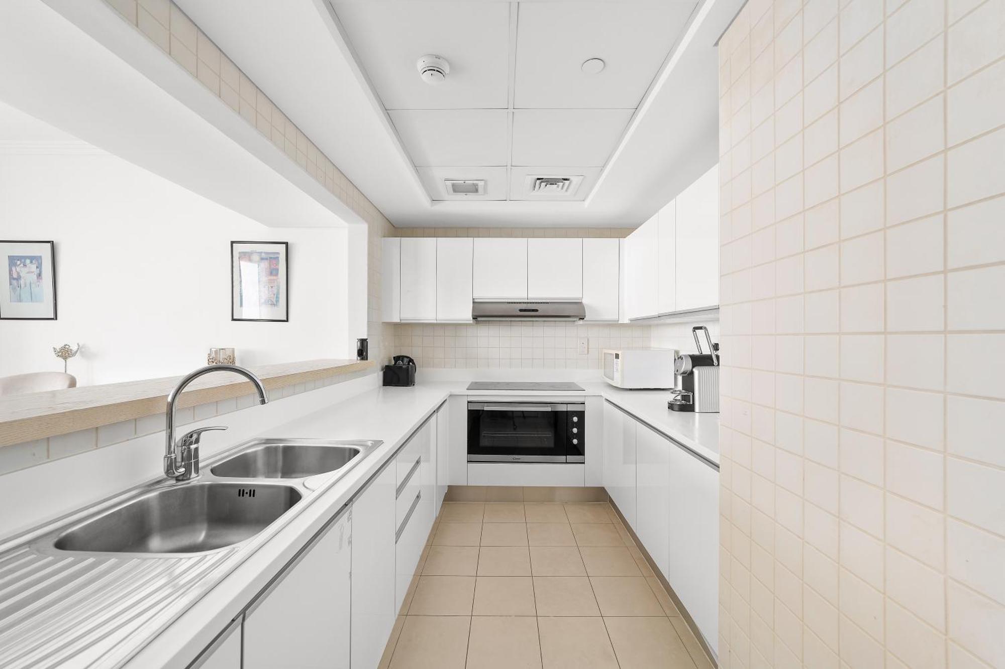 2 Bedroom With Direct Free Access - Al Bateen Towers *