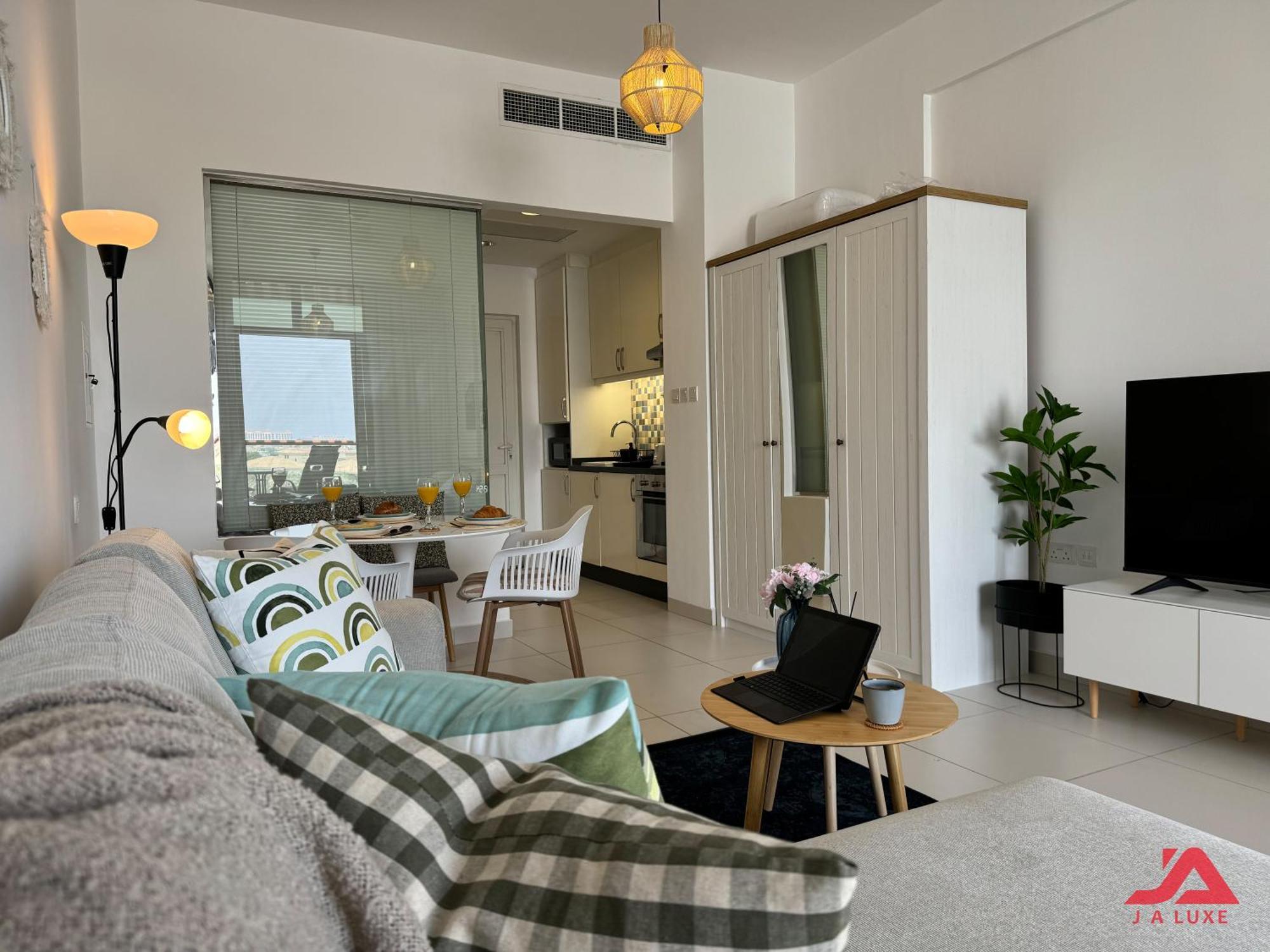 Unique At Of Yachts With Panoramic Sea View Of Burj Khalifa, Alarab & Atalntis In Palm Jumeirah *