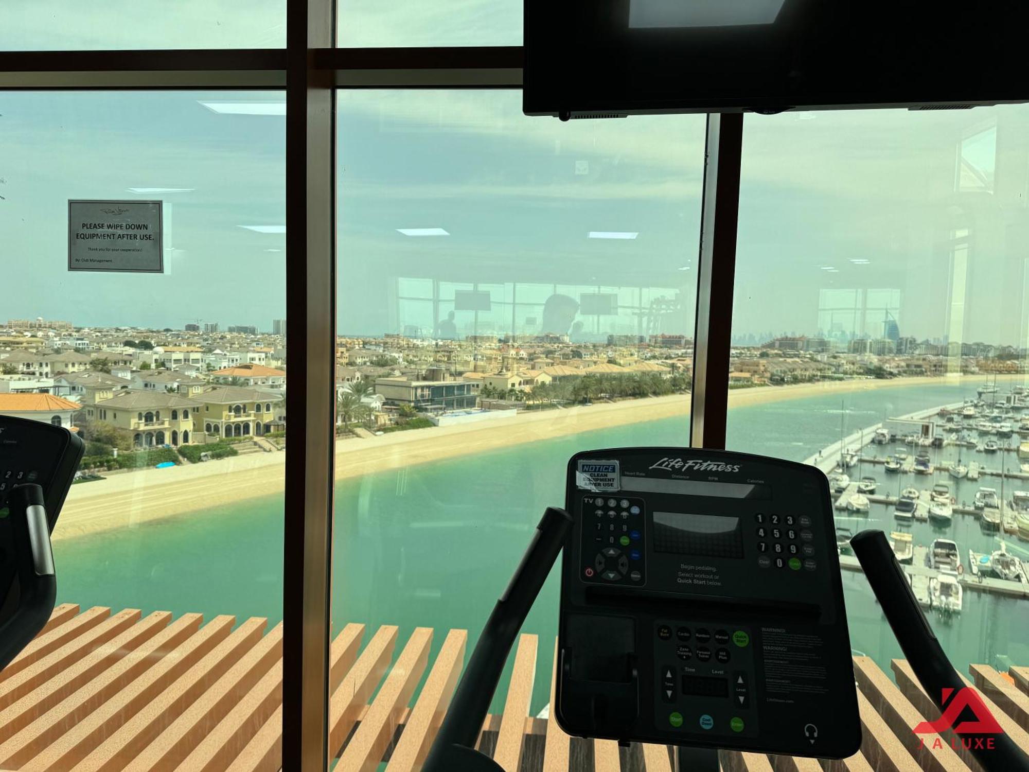 Apartment Unique At Of Yachts With Panoramic Sea View Of Burj Khalifa, Alarab & Atalntis In Palm Jumeirah