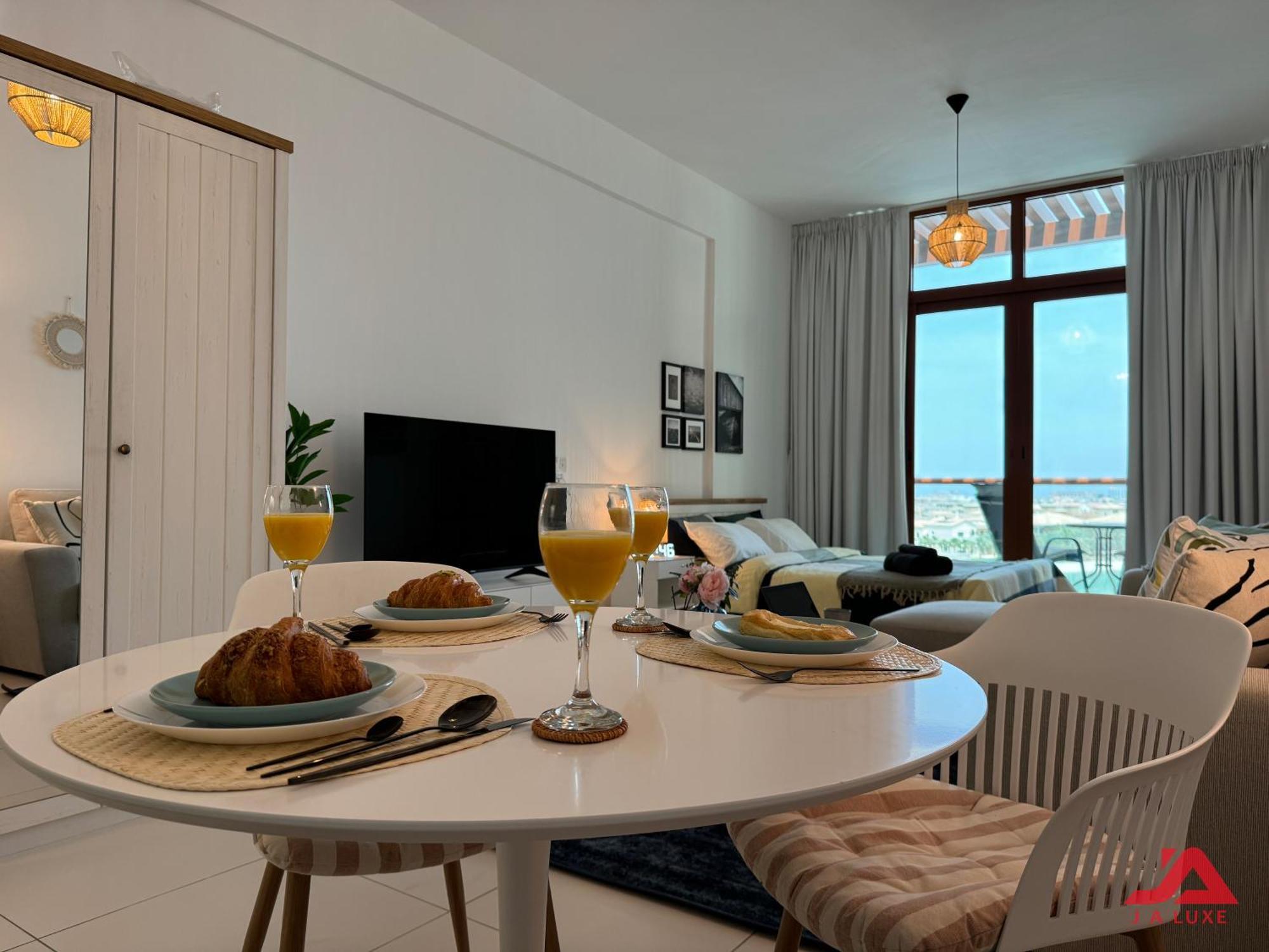 Unique At Of Yachts With Panoramic Sea View Of Burj Khalifa, Alarab & Atalntis In Palm Jumeirah Dubai