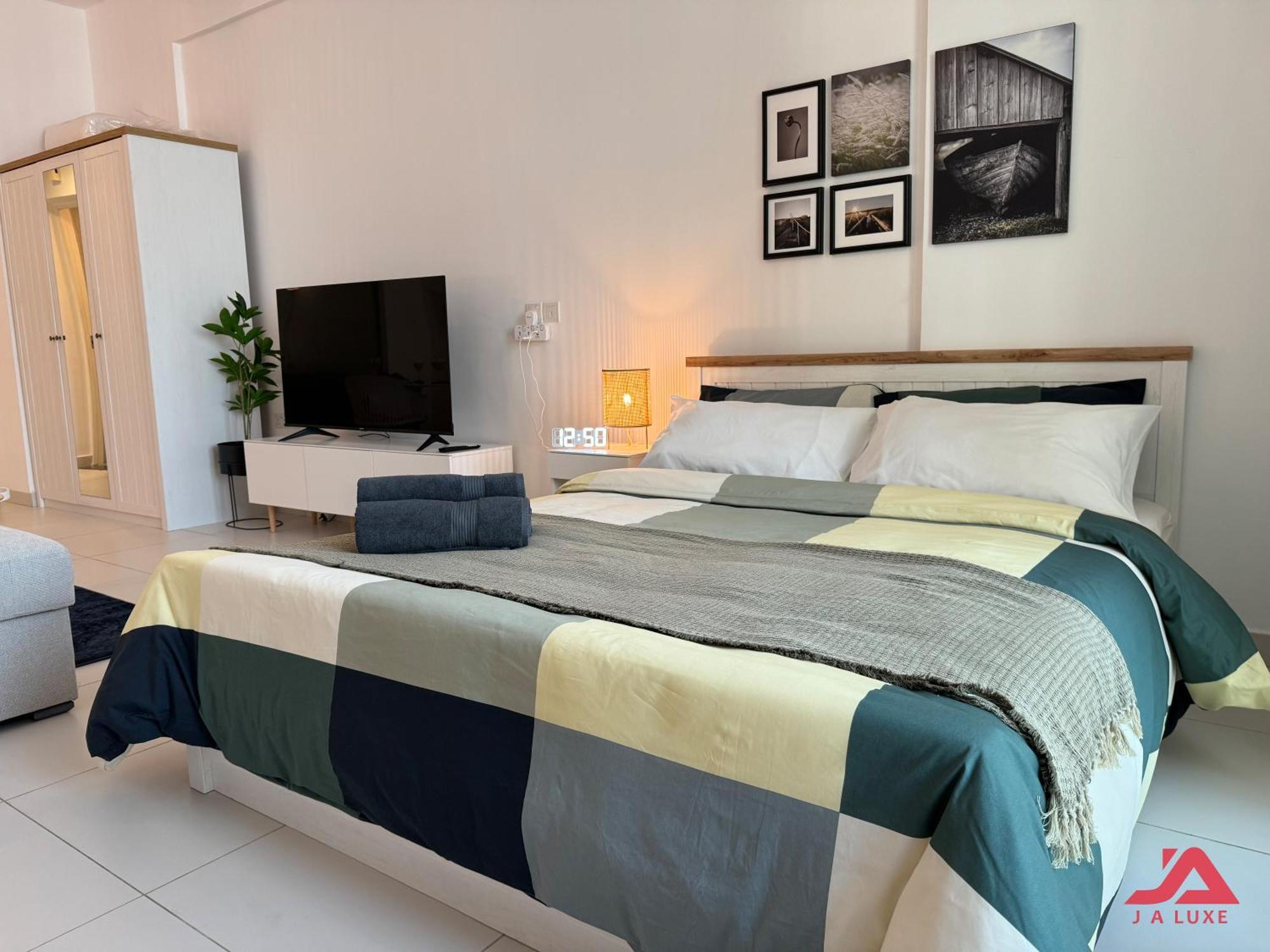 Unique At Of Yachts With Panoramic Sea View Of Burj Khalifa, Alarab & Atalntis In Palm Jumeirah * Dubai
