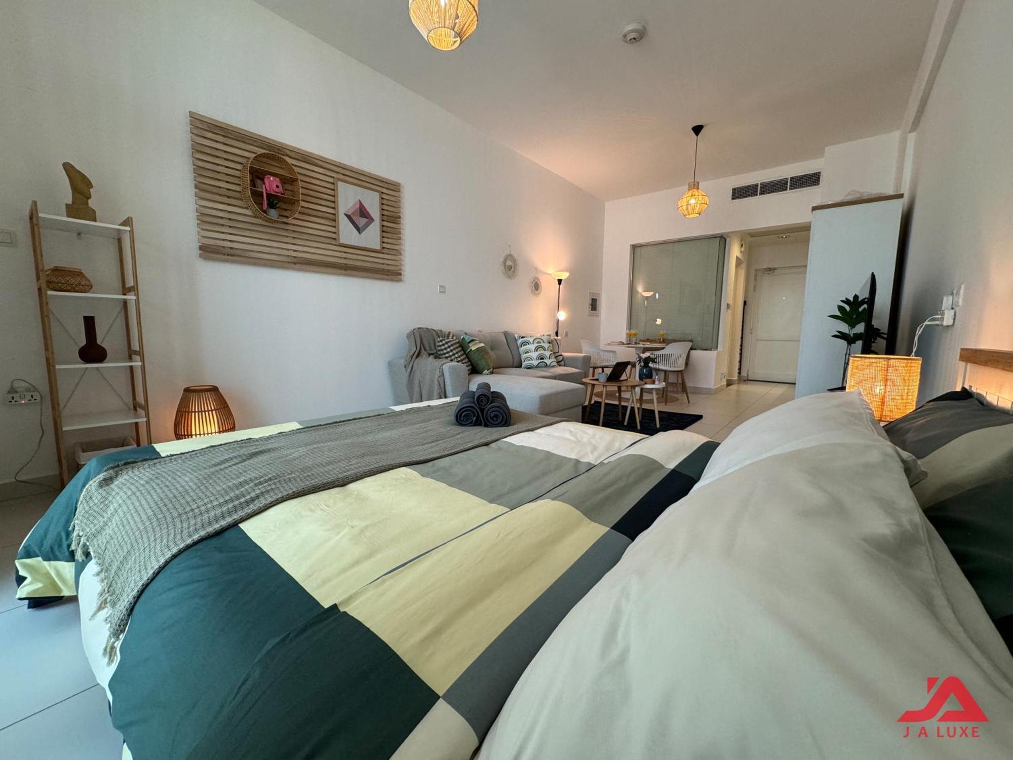 Apartment Unique At Of Yachts With Panoramic Sea View Of Burj Khalifa, Alarab & Atalntis In Palm Jumeirah