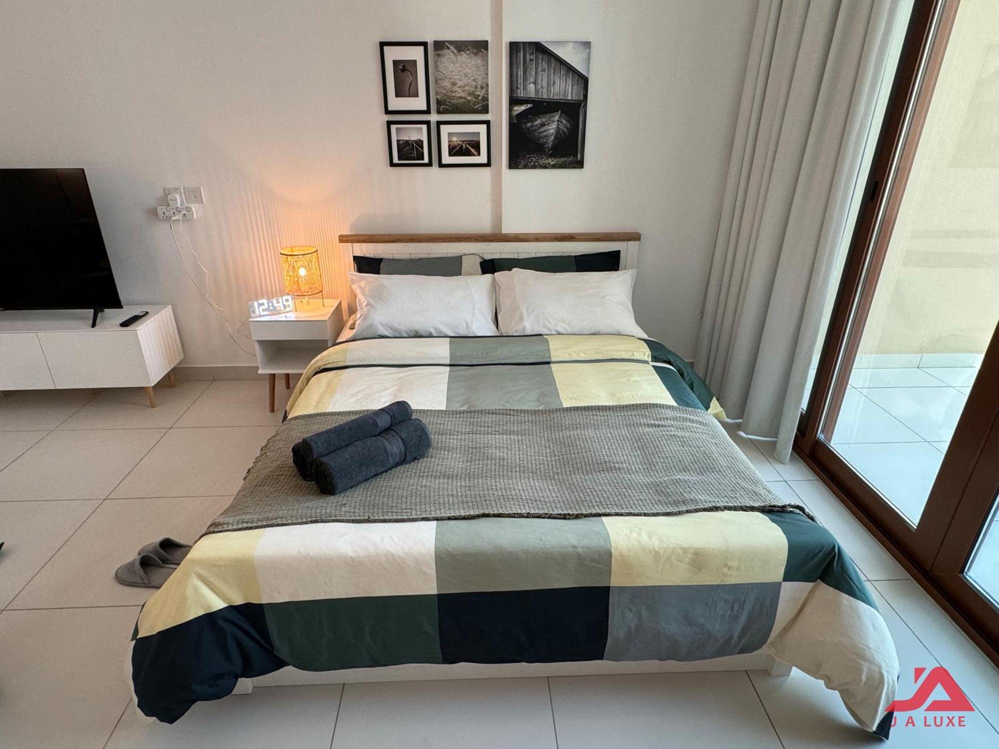 Apartment Unique At Of Yachts With Panoramic Sea View Of Burj Khalifa, Alarab & Atalntis In Palm Jumeirah Dubai