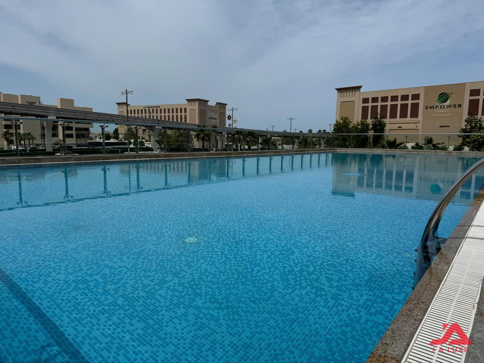 Apartment Unique At Of Yachts With Panoramic Sea View Of Burj Khalifa, Alarab & Atalntis In Palm Jumeirah
