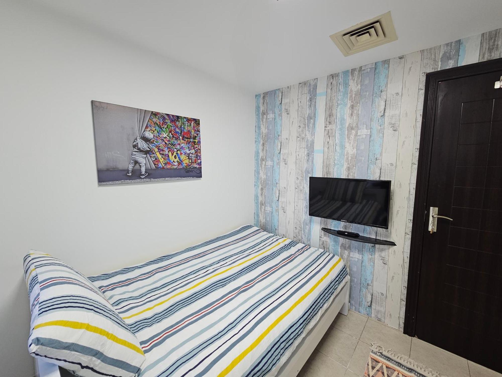 Homestay Super Host At Highest Residential Tower In The World, Private In A Shared