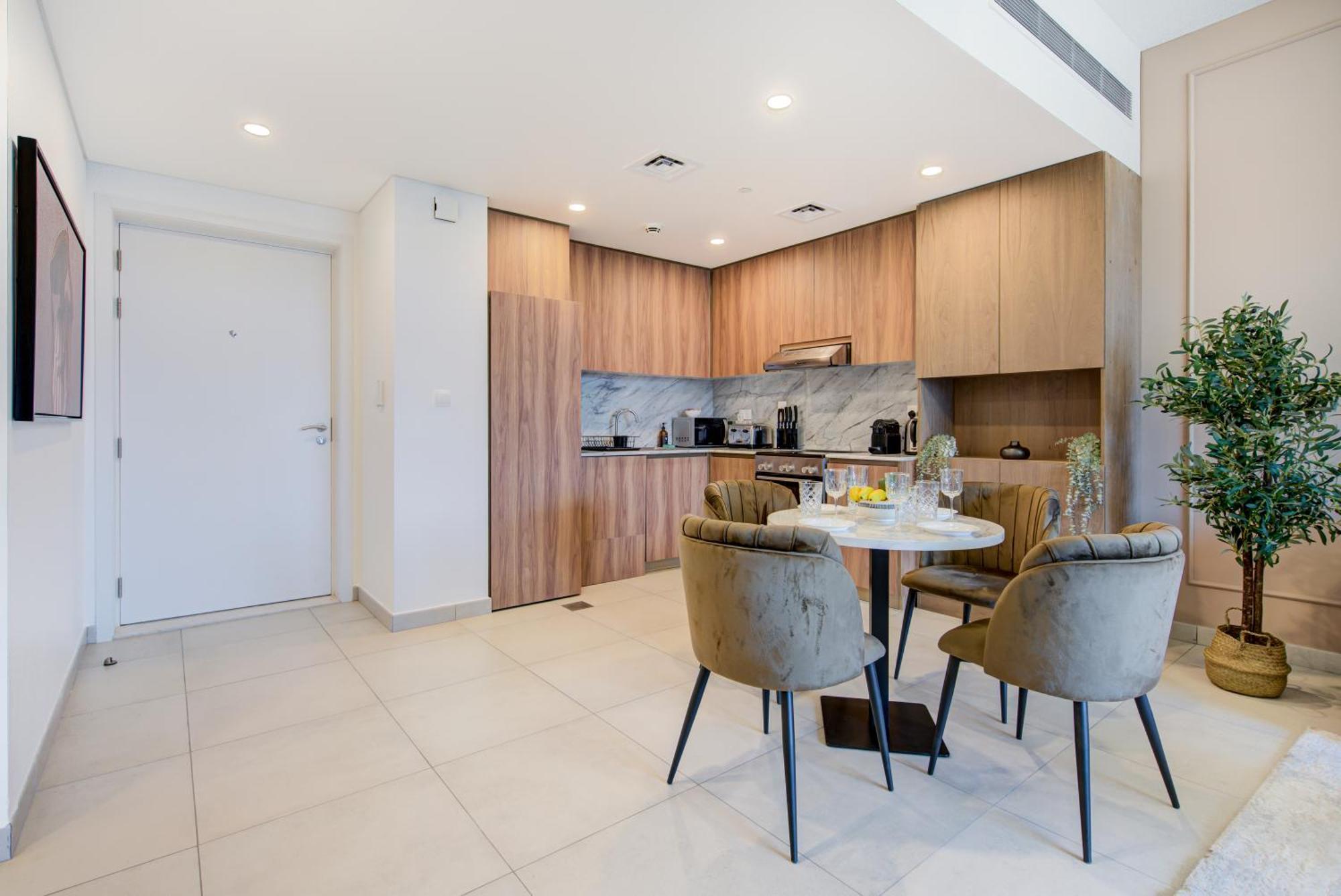 Trophy Luxe Jumeirah Retreat W Burj Al Arb Views