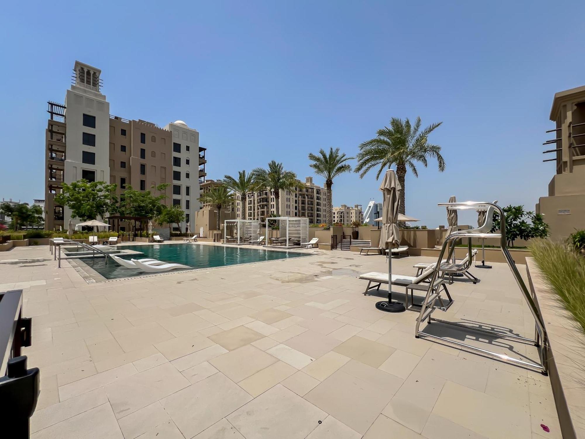 Apartment Trophy Luxe Jumeirah Retreat W Burj Al Arb Views Dubai