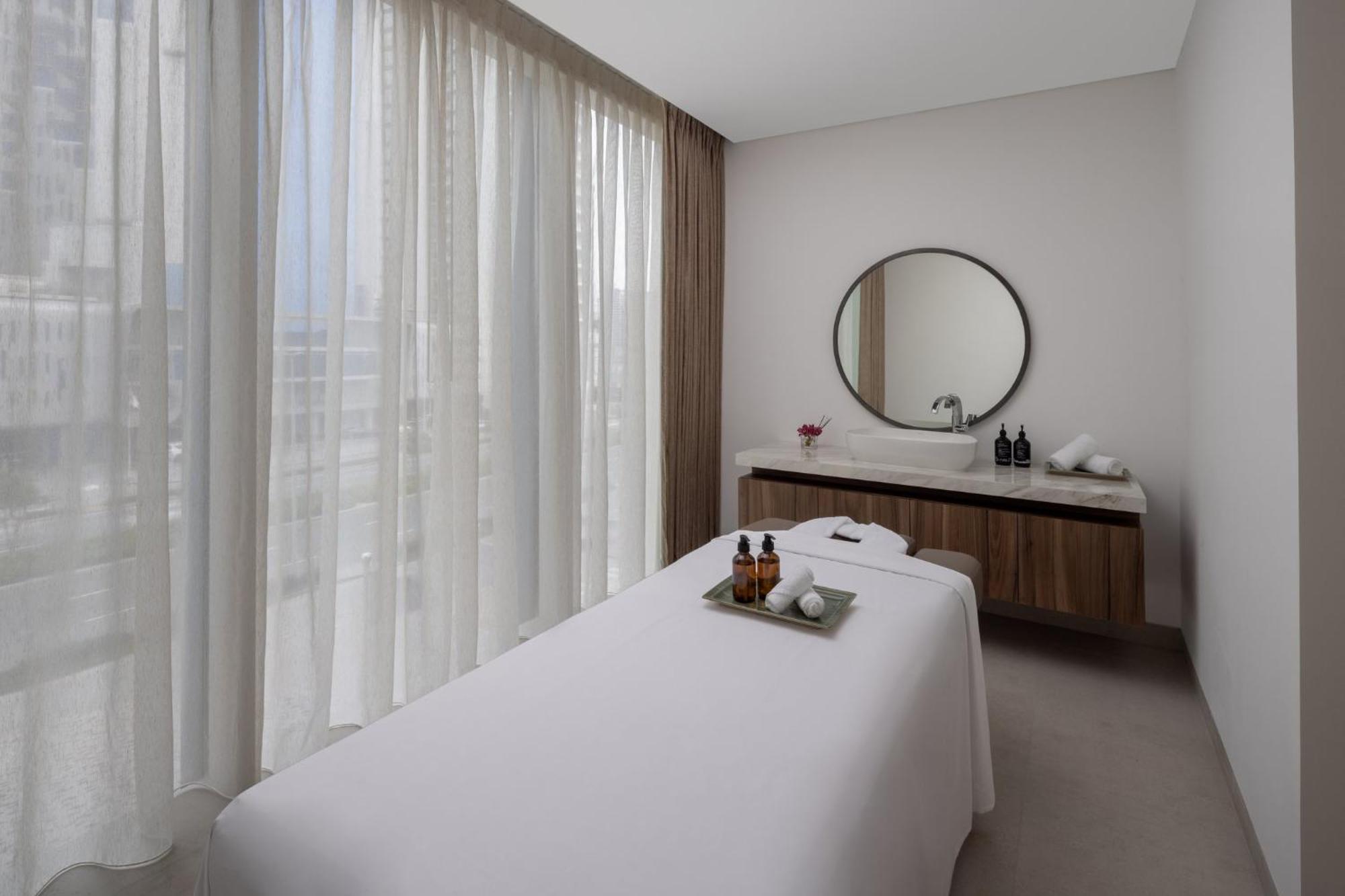 Business Bay By Ihg Dubai