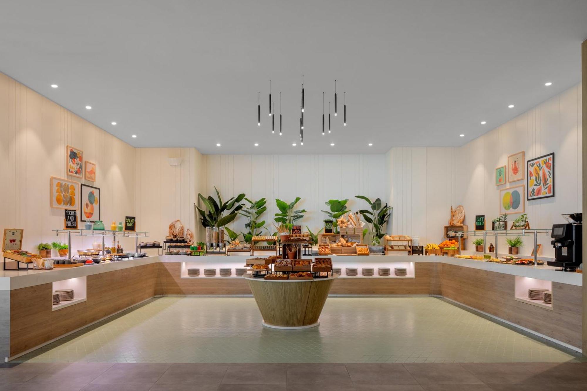 Hotel Business Bay By Ihg Dubai