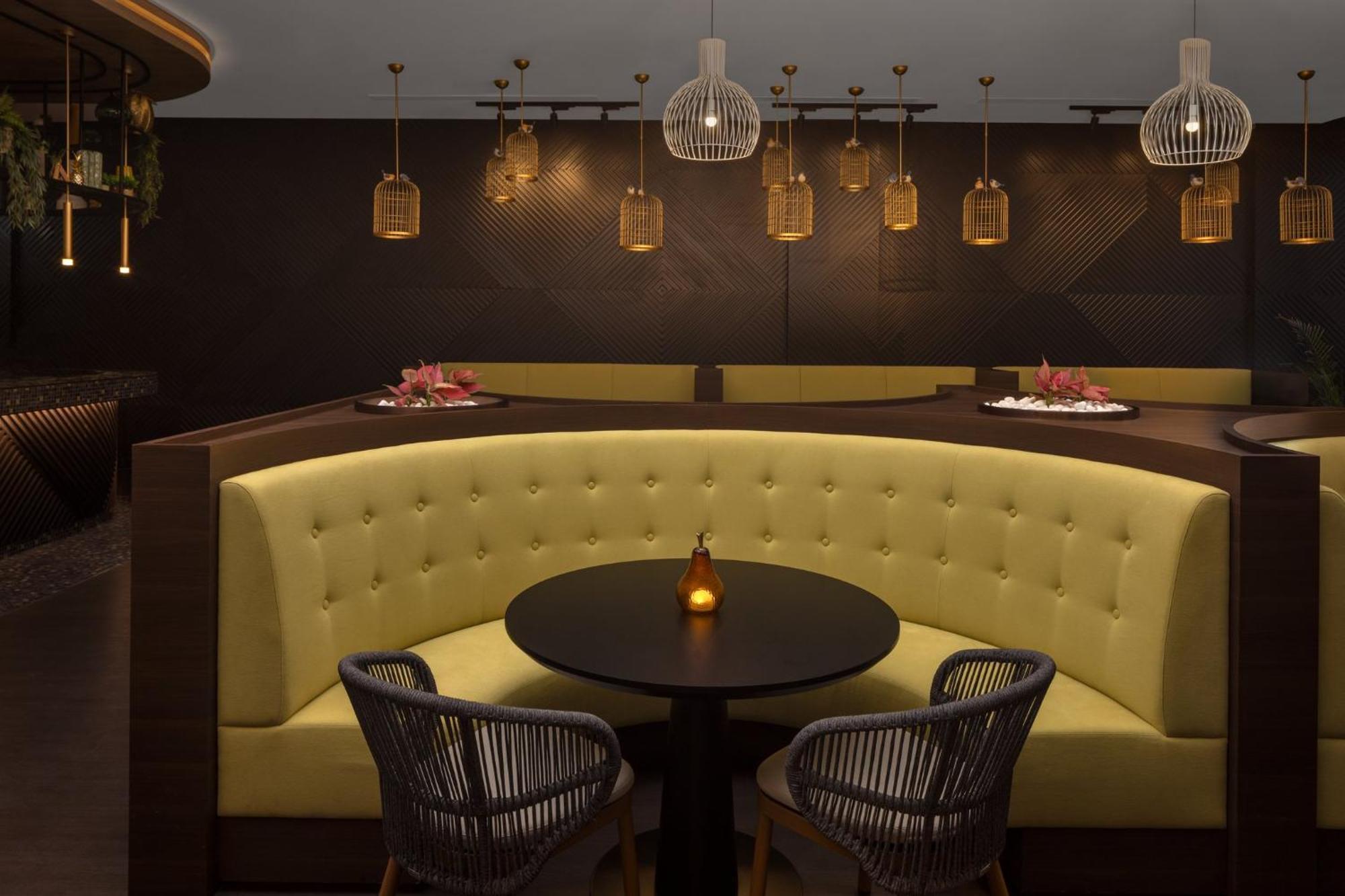 Hotel Business Bay By Ihg 4*