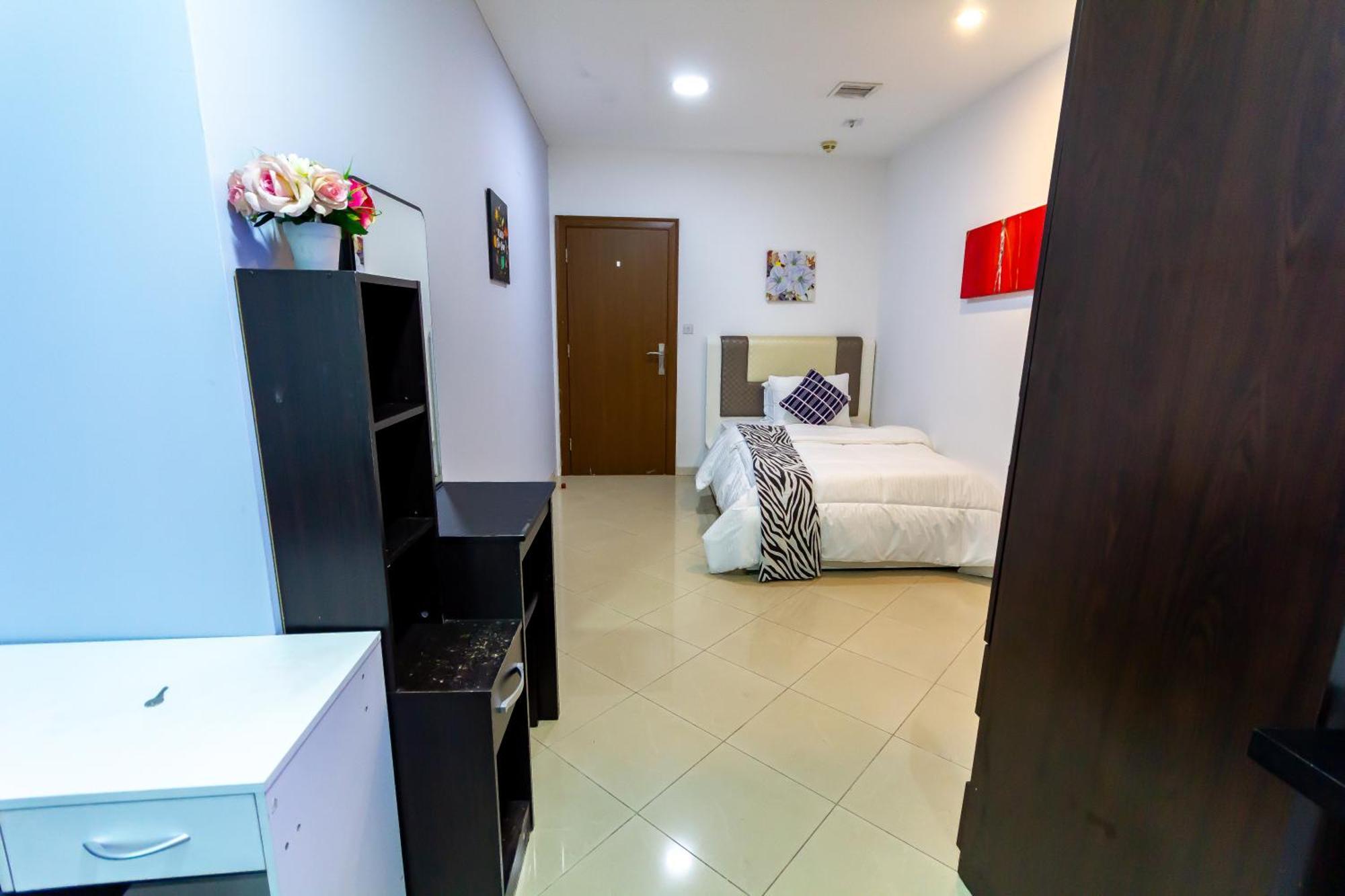 Apartment Spacious For Girls In Marina فتيات فقط