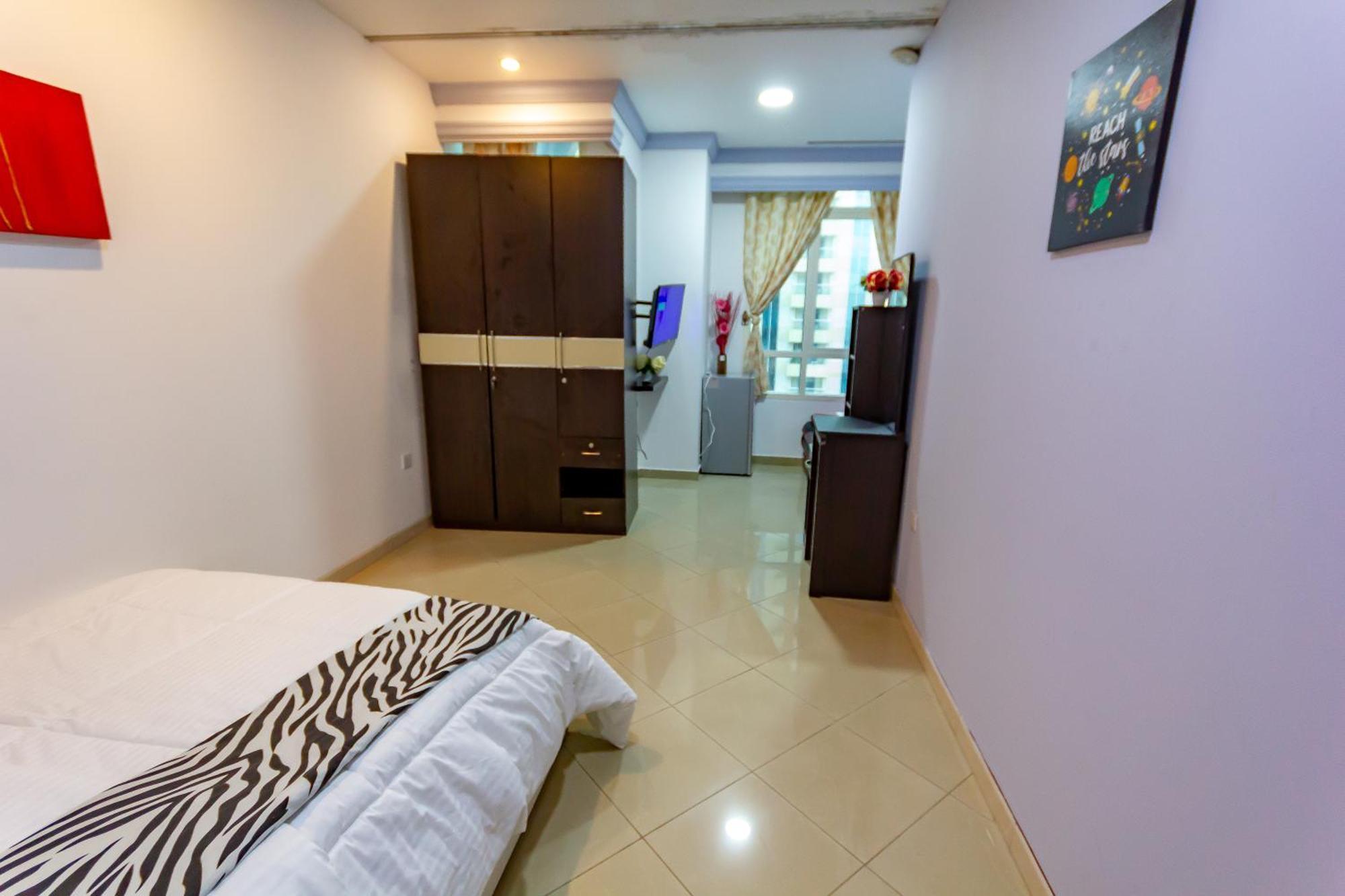 Spacious For Girls In Marina فتيات فقط