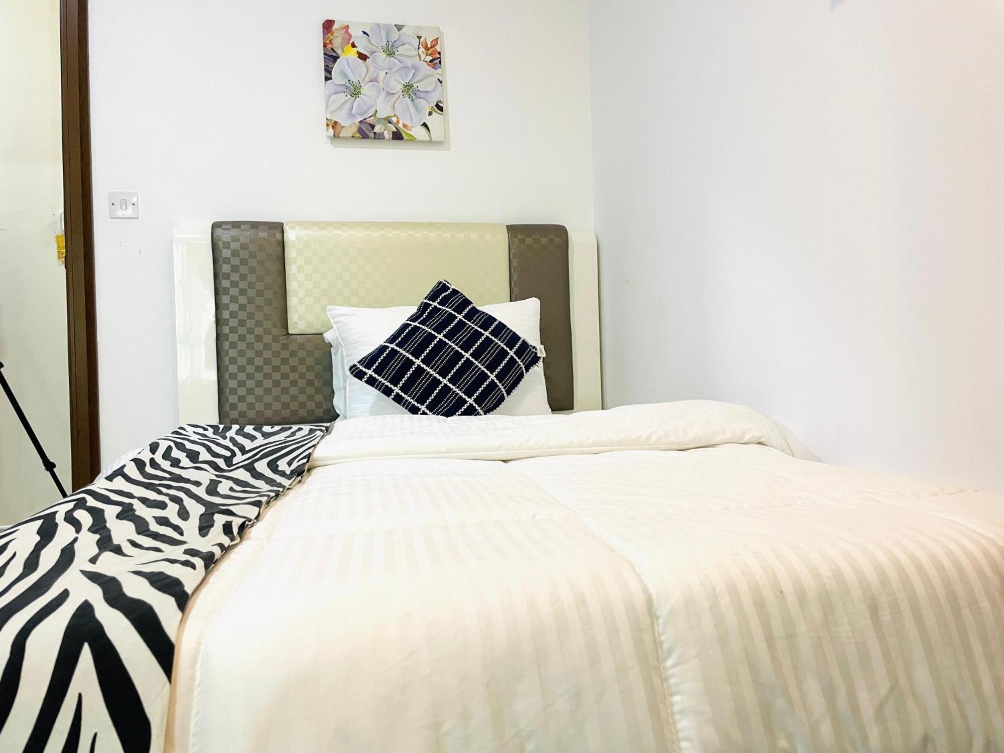 Apartment Spacious For Girls In Marina فتيات فقط