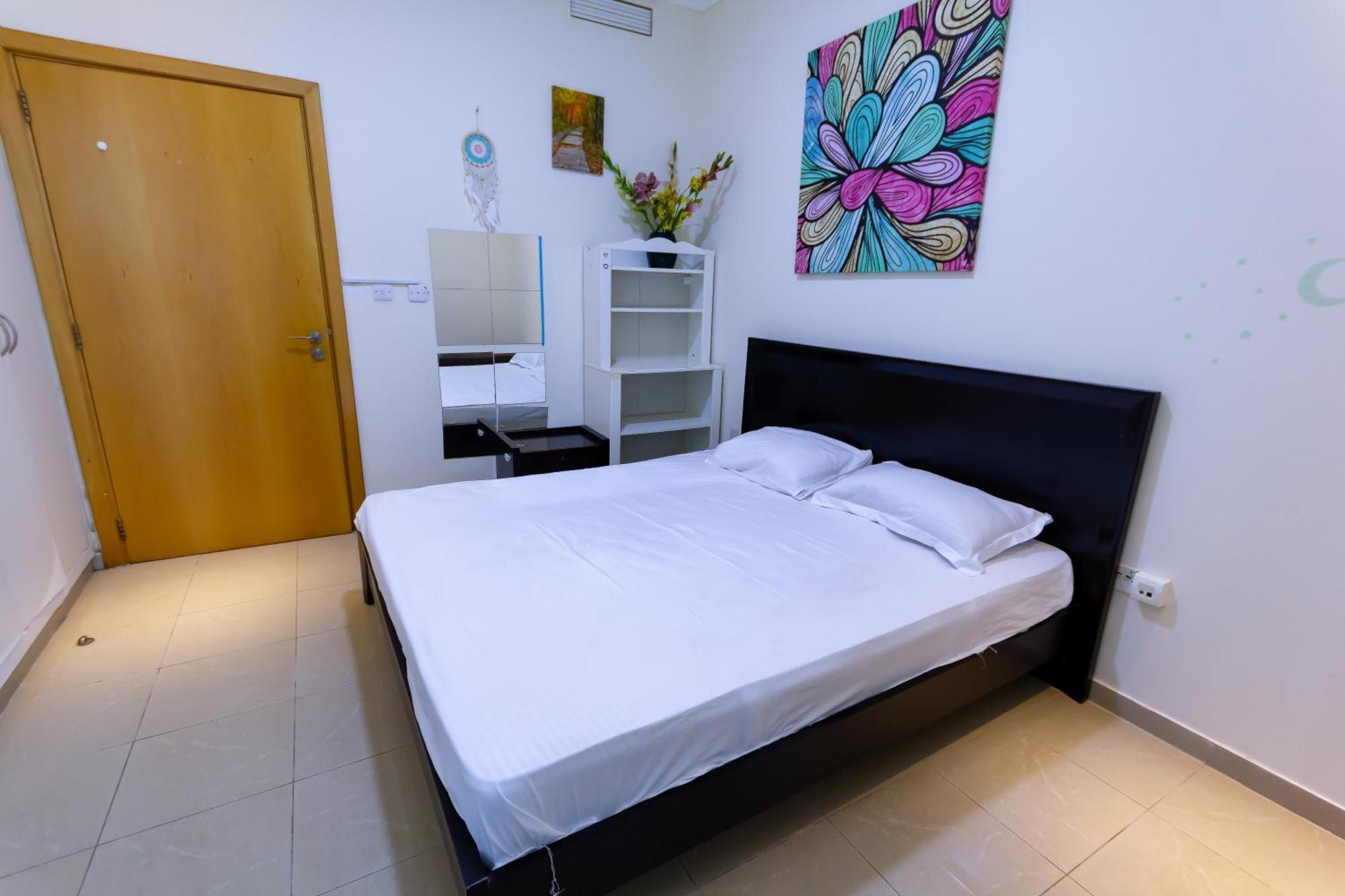Apartment Spacious For Girls In Marina فتيات فقط Dubai